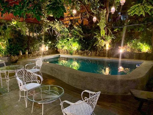 Hotel Courtyard