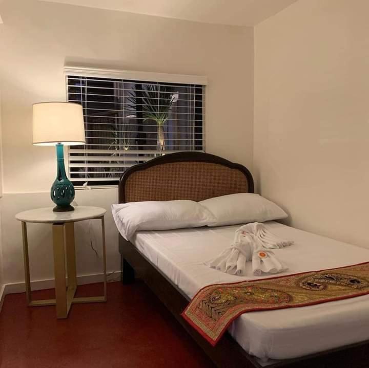 Courtyard 3*