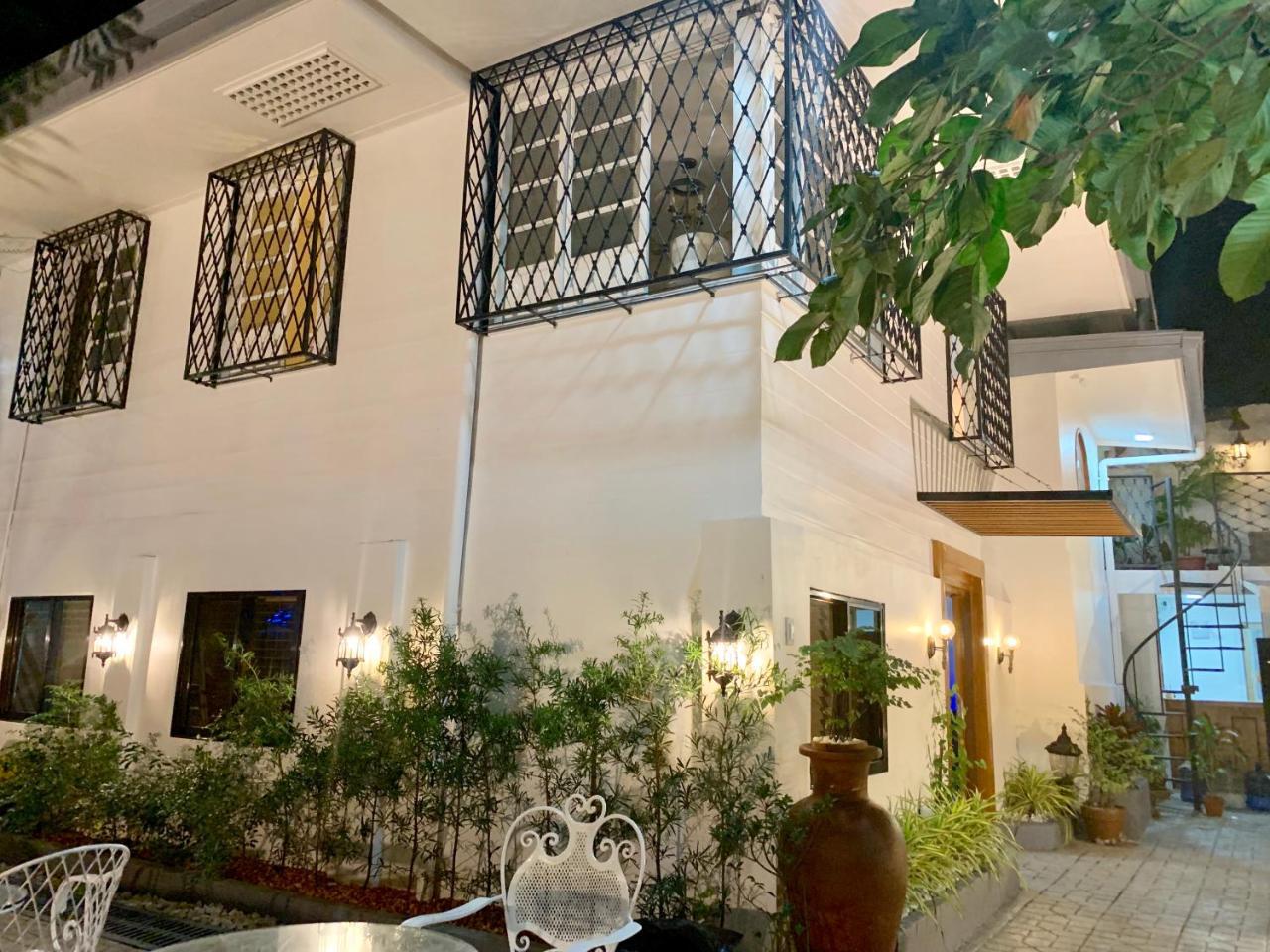 Hotel Courtyard Pasay