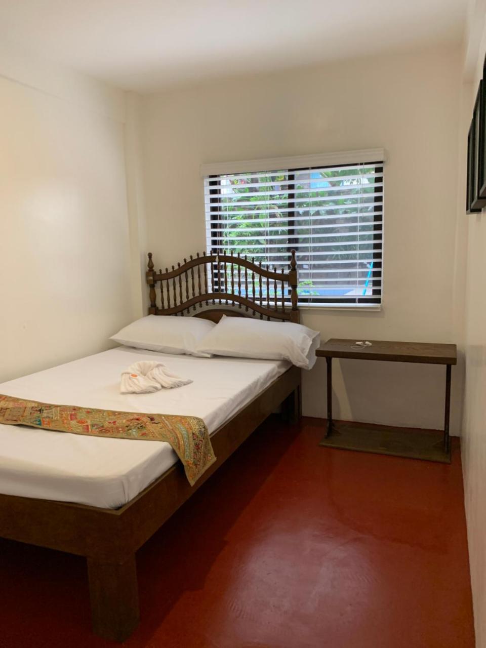 Courtyard 3*